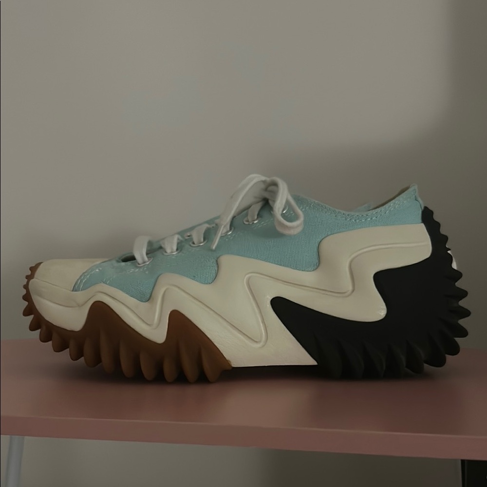 Zigzag Sole Sneakers - Blue and White